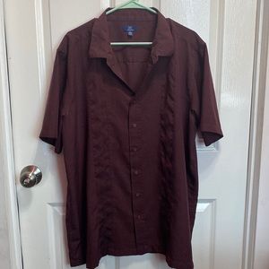 Men’s 2XL (50/52) buttoned shirt maroon